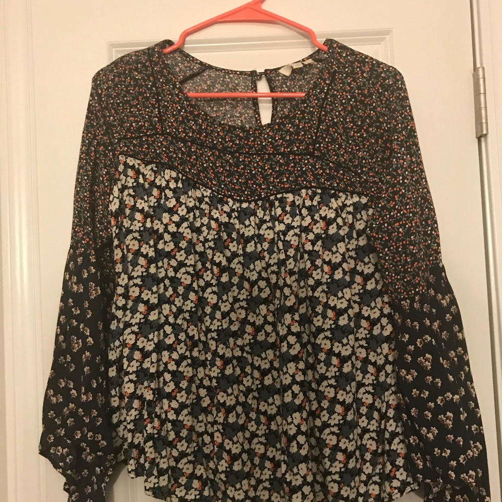 Umgee floral top.